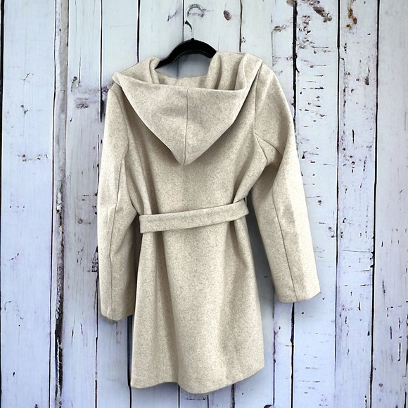 Women’s Cream Coat Size Large - Picture 4 of 8